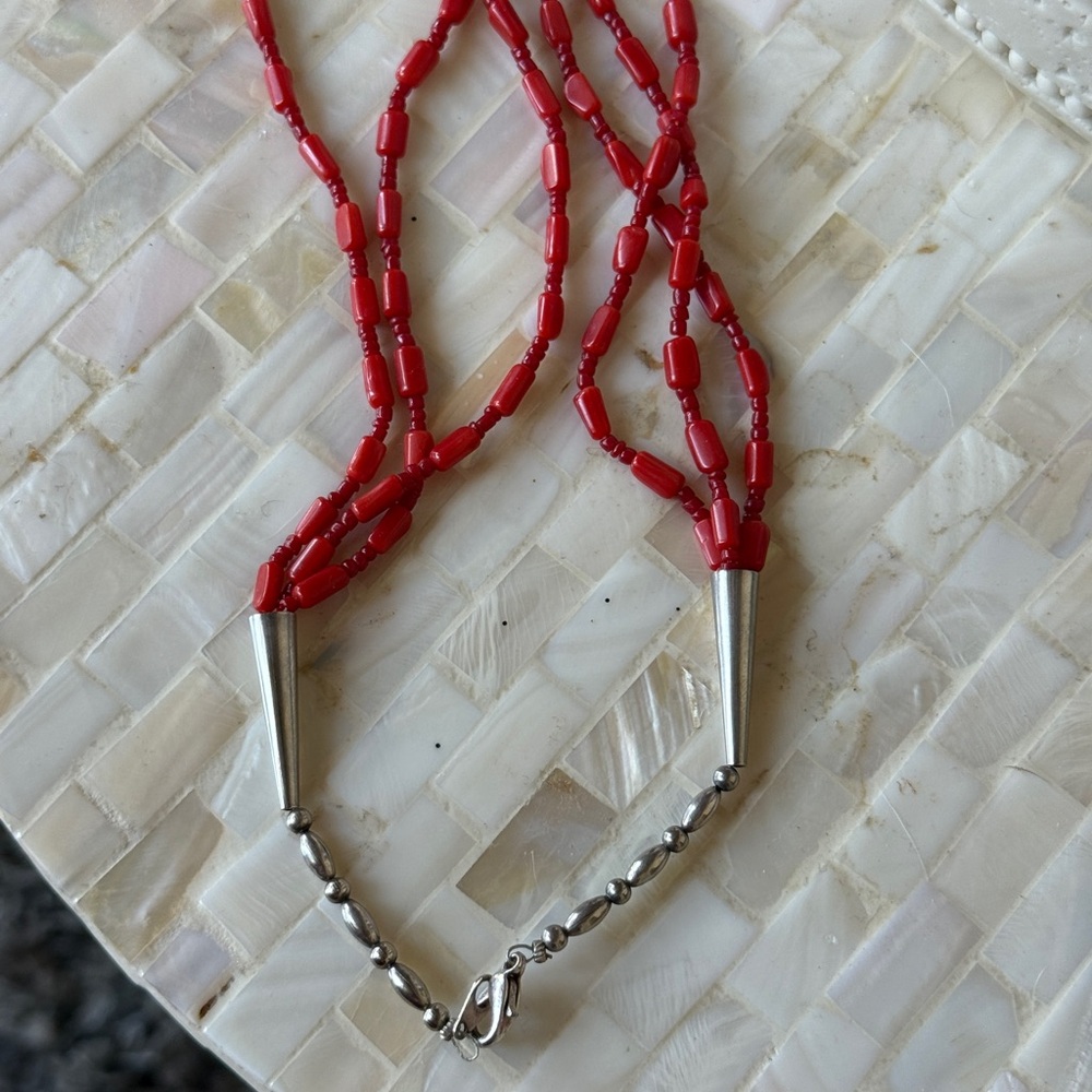 Red coral hand Beaded Navajo Necklace and Bracelet Set - Picture 3 of 10